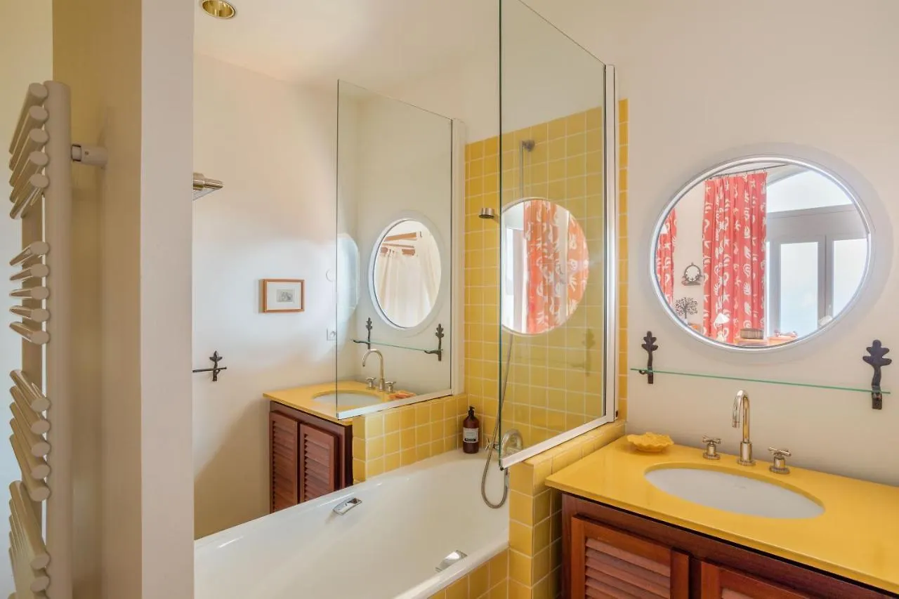 شقة L'Ambassadeur - Magnifique Appartement Dans L'Ancien Hotel Ar Vro سانت كاست-لو-غيلدو
